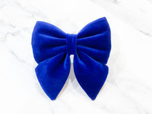 Load image into Gallery viewer, Royal blue velvet dog bow tie/ sailor bow