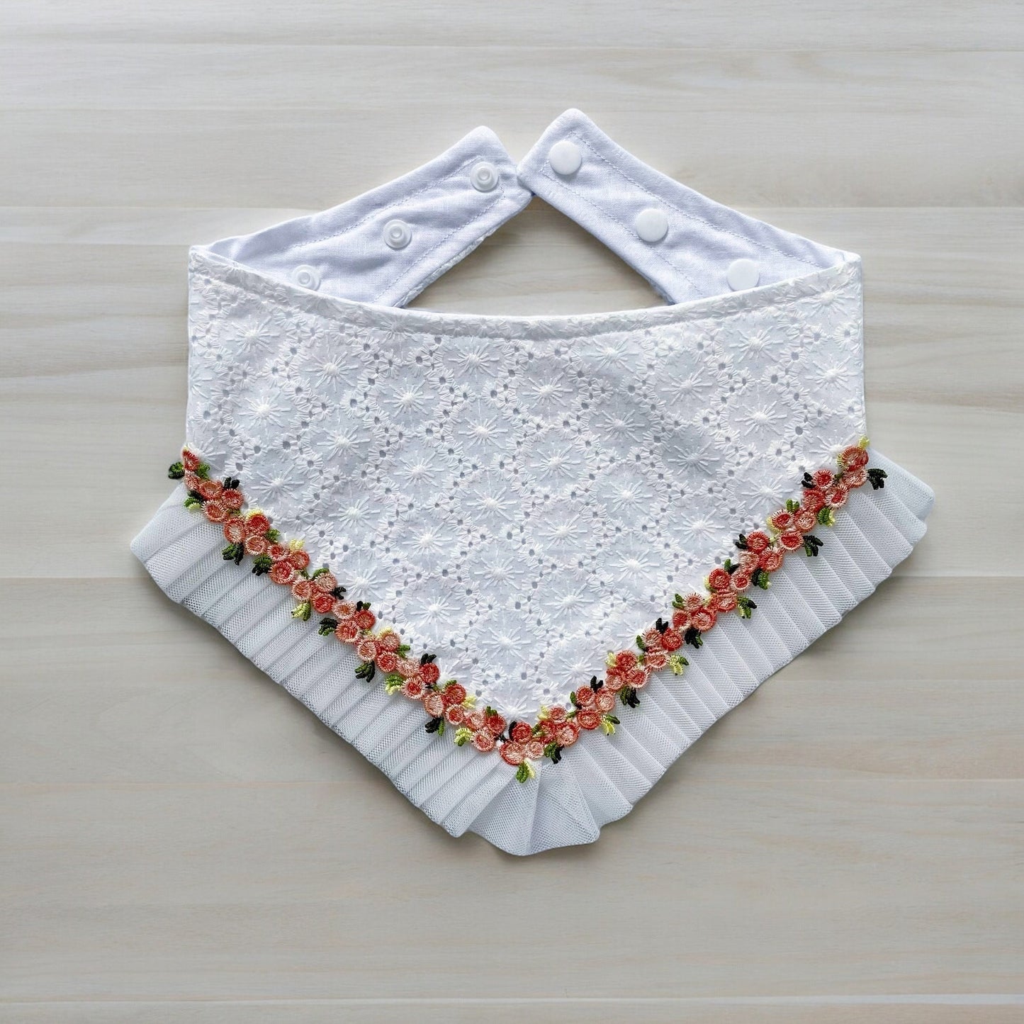 Wedding Dog Bandana for girl pup,  White Wedding Dog Bandana, Flower Girl Dog Bandana, wedding girl pup suit, flower girl pup wedding attire