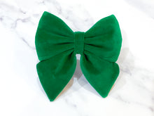 Load image into Gallery viewer, Emerald green velvet dog bow tie/ sailor bow
