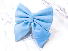 Load image into Gallery viewer, Baby blue velvet bow tie/ sailor bow