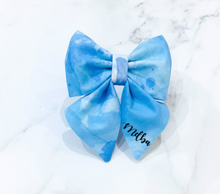 Load image into Gallery viewer, Summer beachside bow tie/ sailor bow