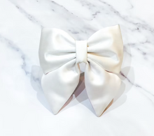 Load image into Gallery viewer, Ivory silk satin bow tie/ sailor bow