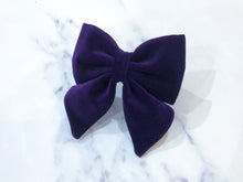 Load image into Gallery viewer, Deep violet velvet bow tie/ sailor bow
